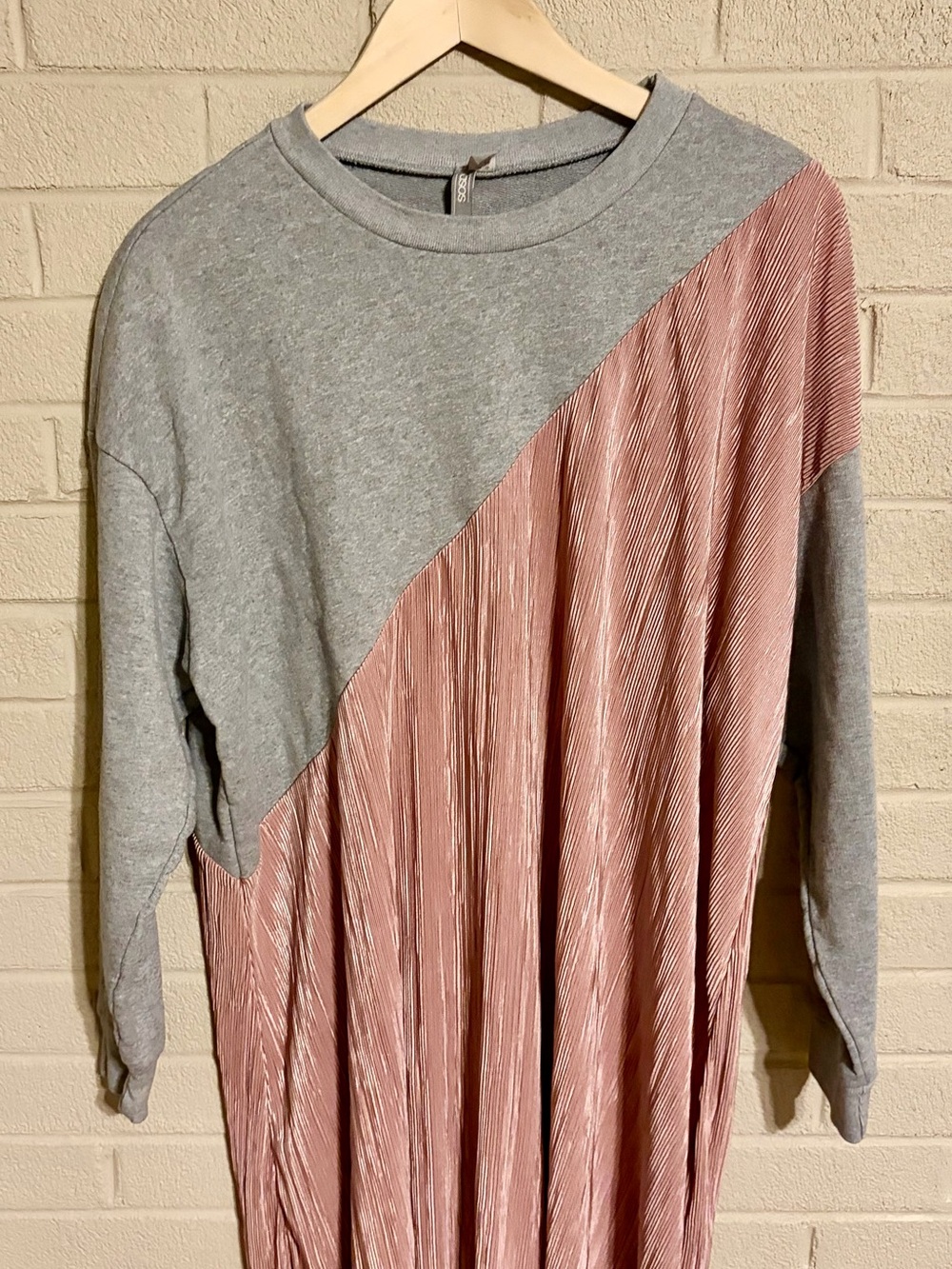 ASOS Curve Plisse Mix Sweatshirt Dress – Gray & Dusty Pink Colorblock – Size 12